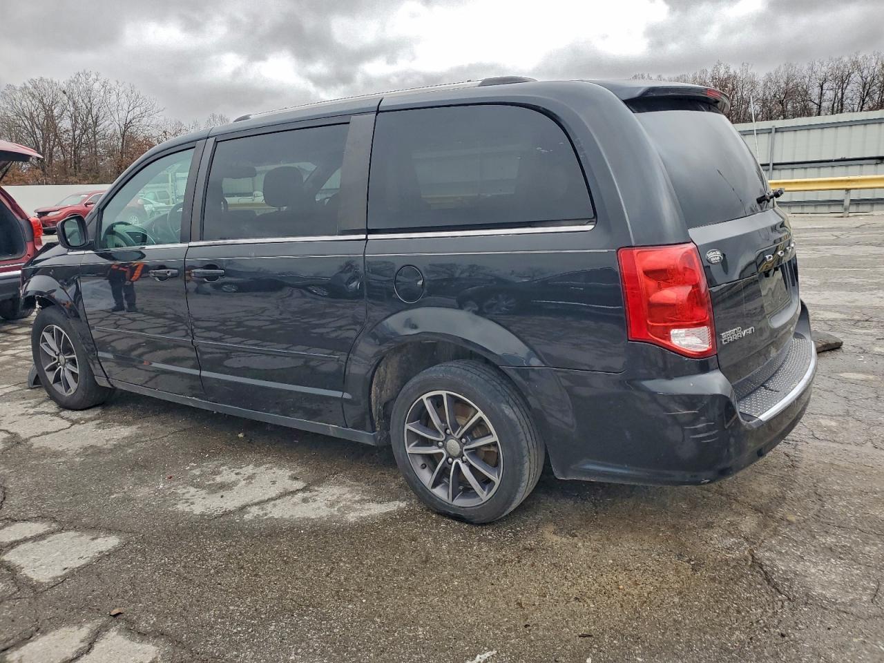 2017 Dodge Grand Caravan Sxt - Фото 2