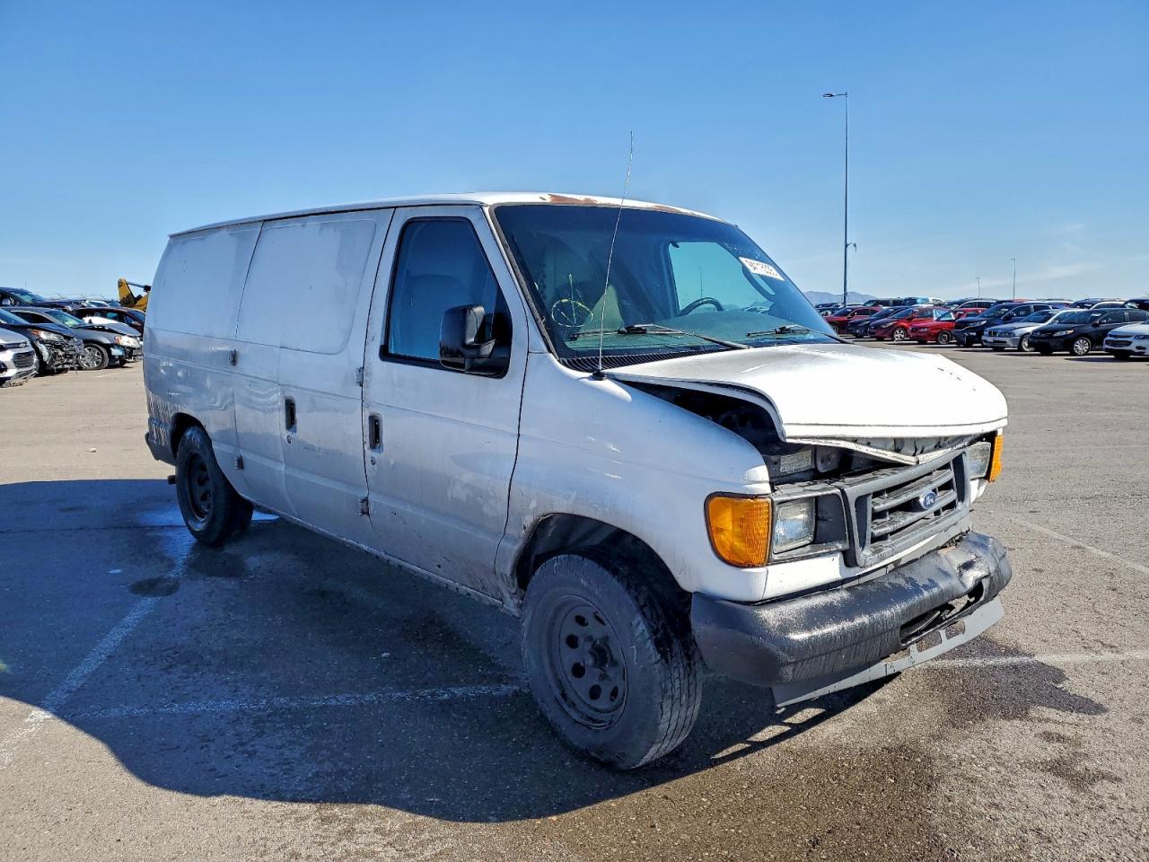2004 Ford Econoline E150 Van - Фото 4