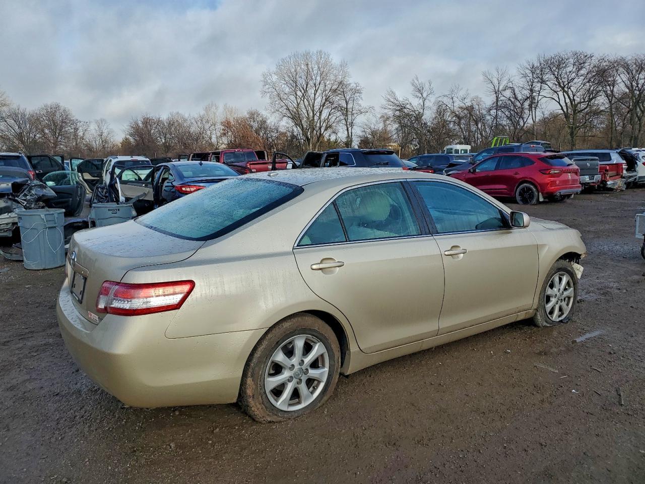 2011 Toyota Camry Base - Фото 3