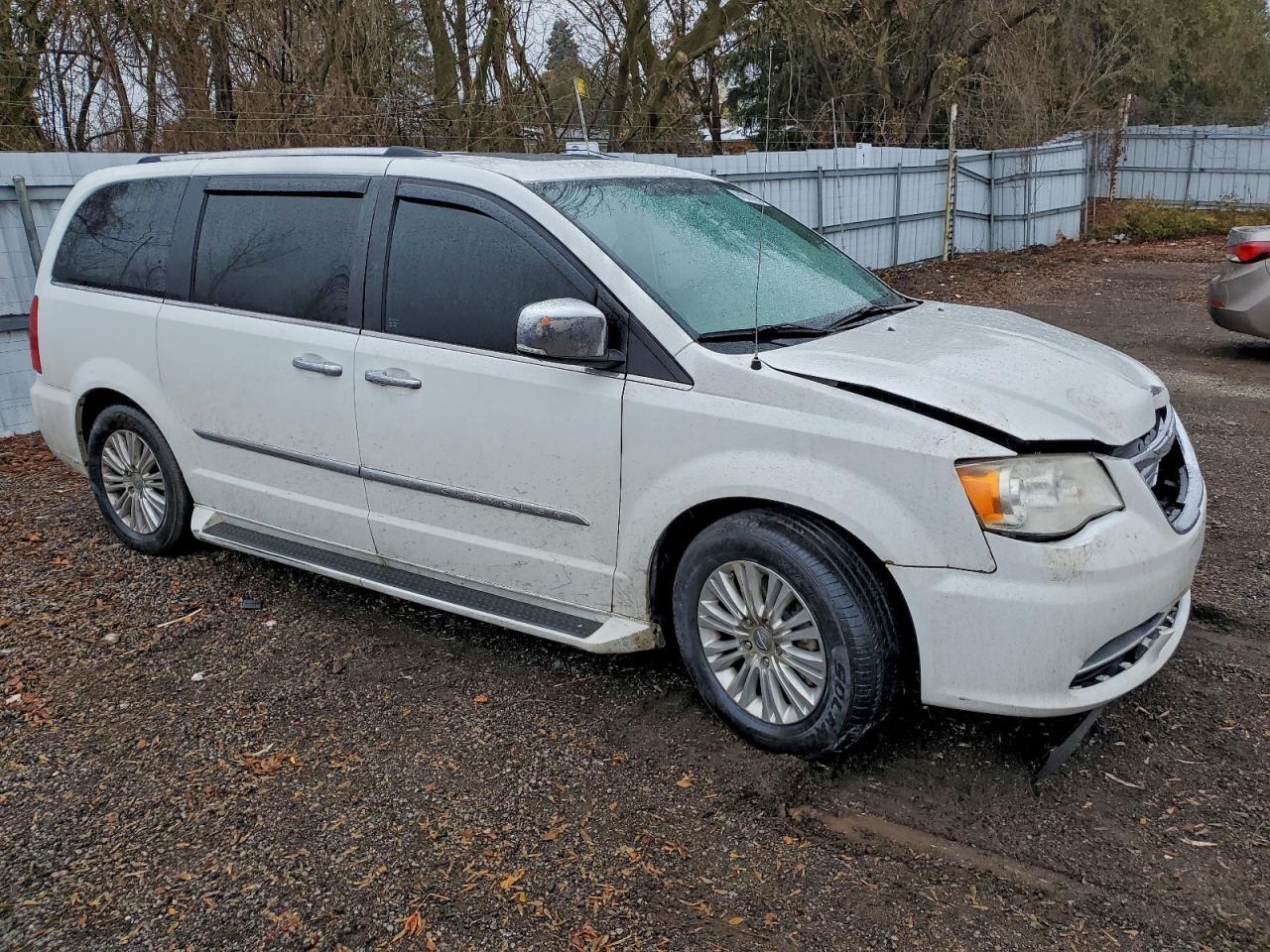 2014 Chrysler Town & Country Limited - Фото 4