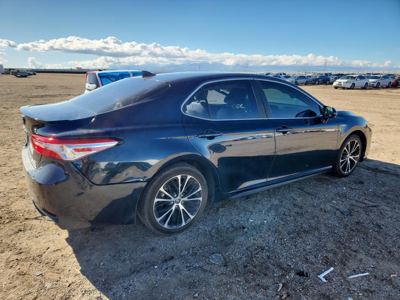 2020 Toyota Camry Se - Image 3