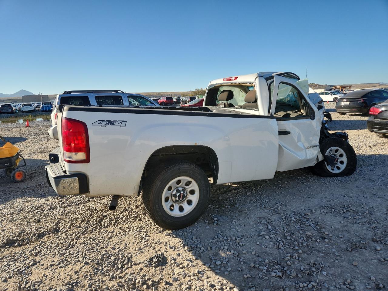 2010 GMC Sierra K1500 - Image 3