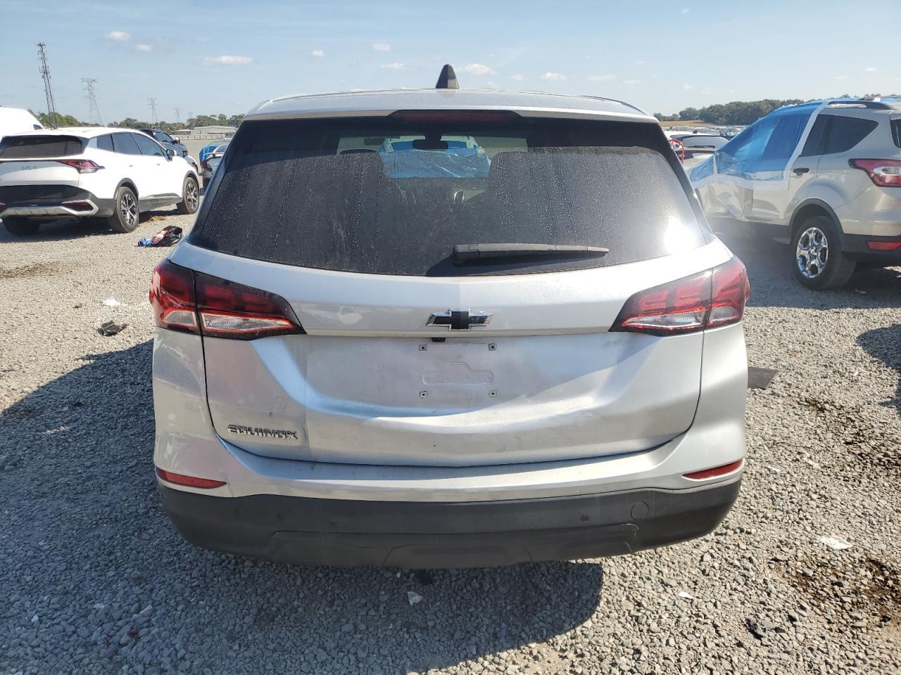 2022 Chevrolet Equinox Ls - Фото 6