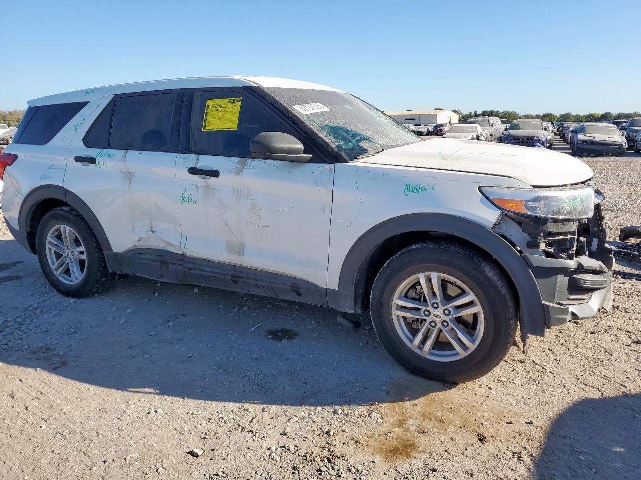 2022 Ford Explorer - Image 4