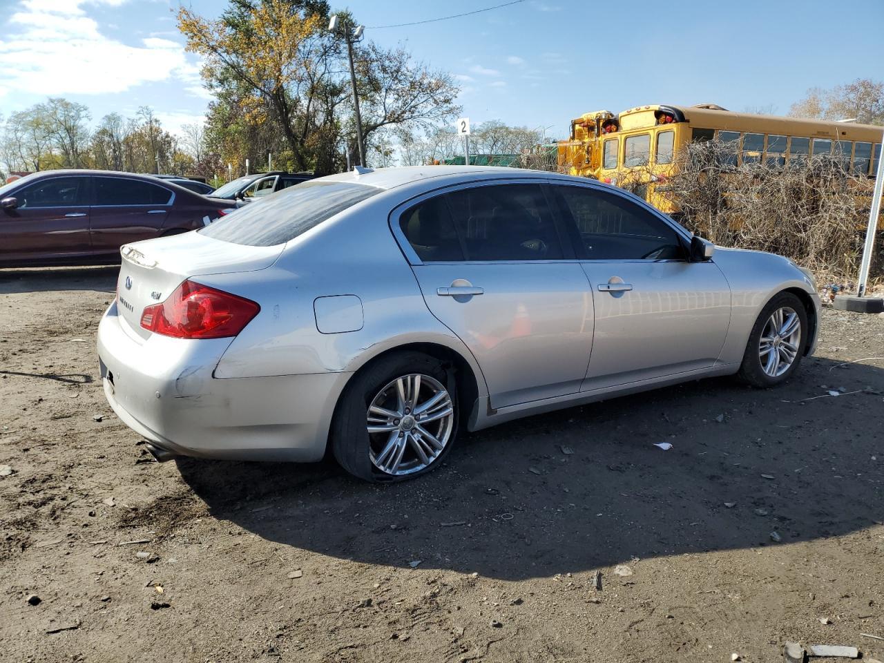 2012 Infiniti G37 Base - Фото 3