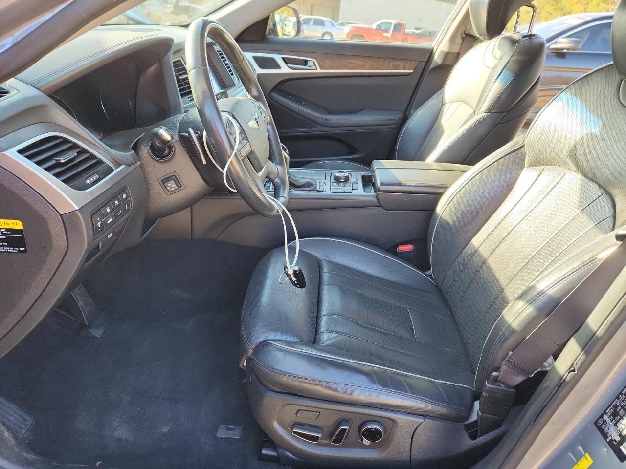 2015 Hyundai Genesis 3.8L - Фото 7