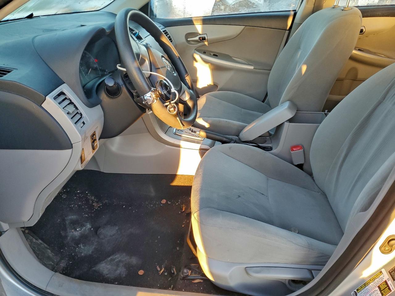 2011 Toyota Corolla Base - Фото 7