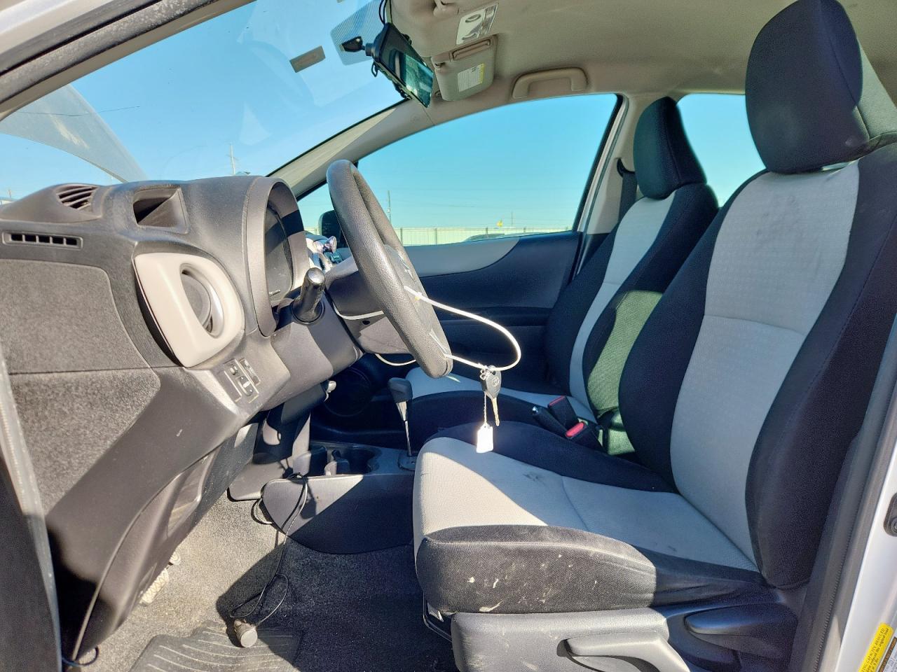 2012 Toyota Yaris - Фото 7