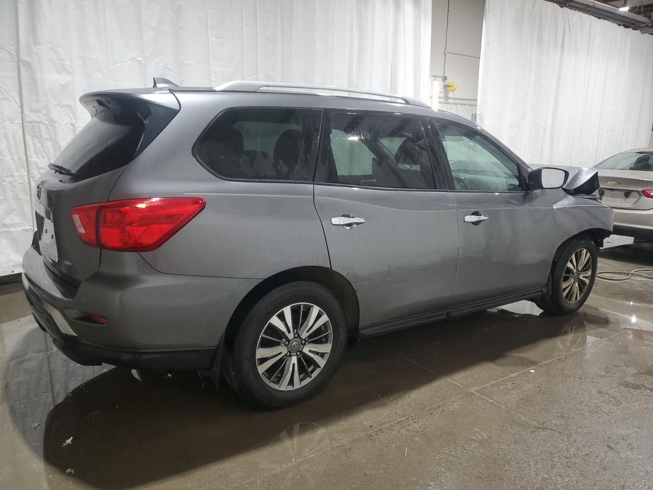 2019 Nissan Pathfinder S - Фото 3