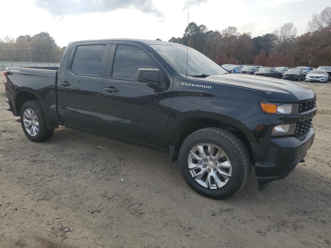 2021 Chevrolet Silverado K1500 Custom - Image 4