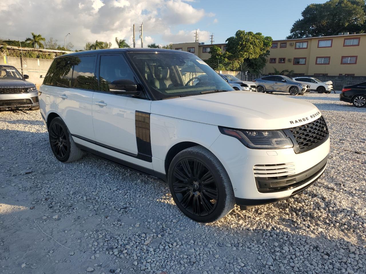 2018 Land Rover Range Rover Supercharged - Image 4