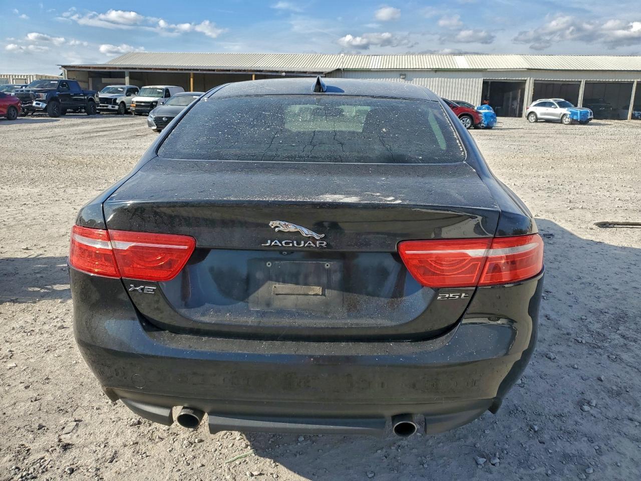 2017 Jaguar Xe Prestige - Image 6