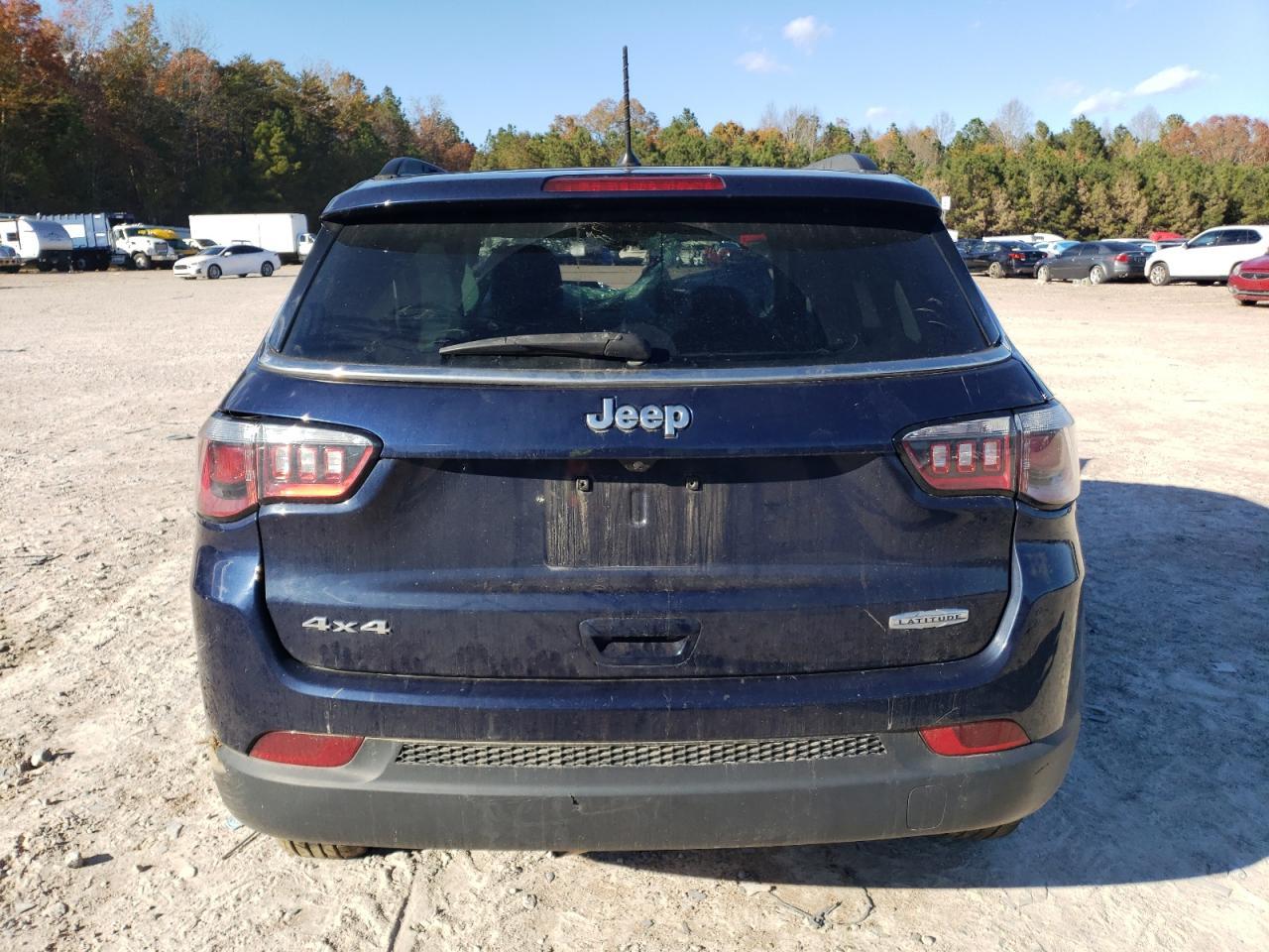 2018 Jeep Compass Latitude - Image 6