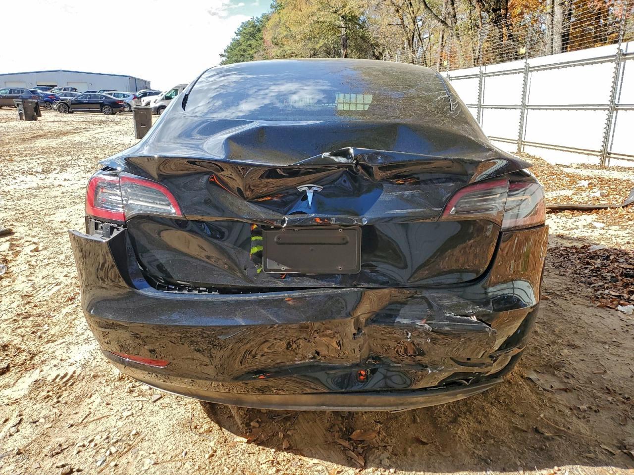 2023 Tesla Model 3 - Фото 6