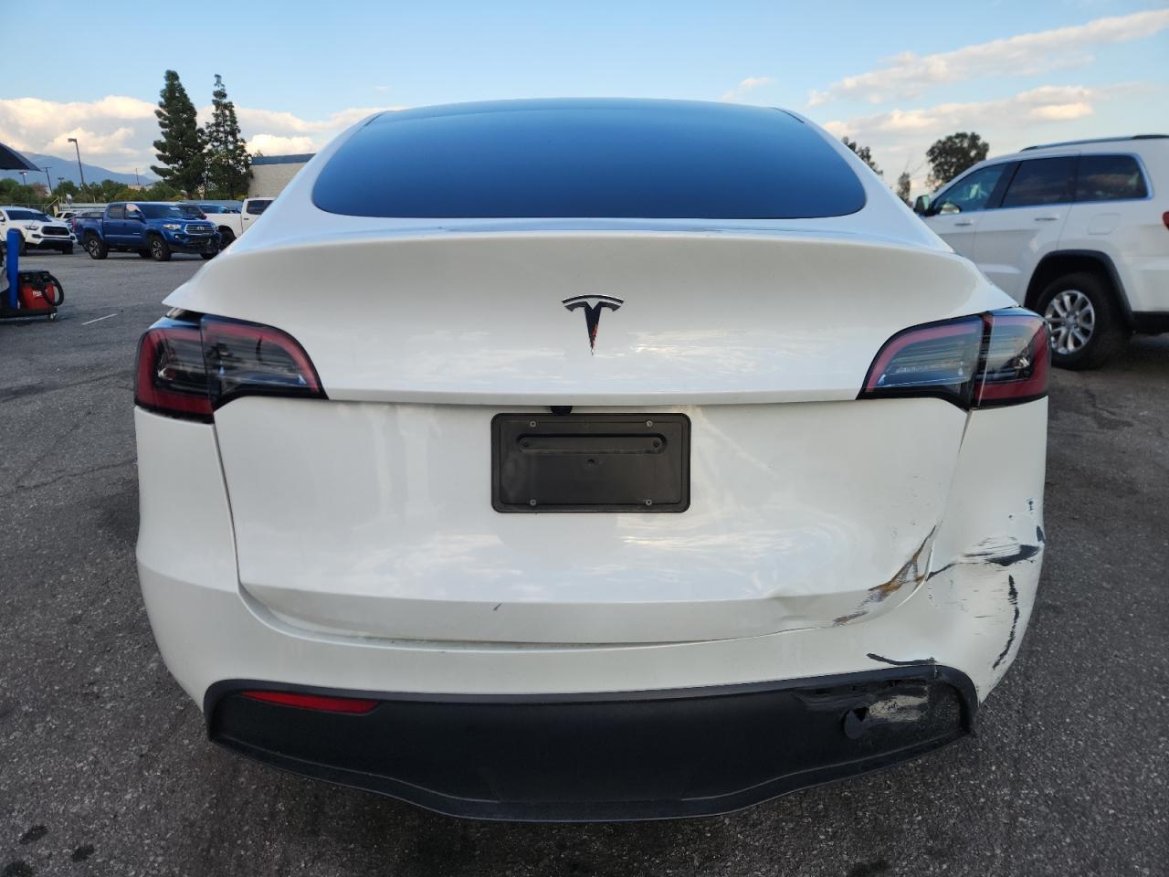 2024 Tesla Model Y - Фото 6