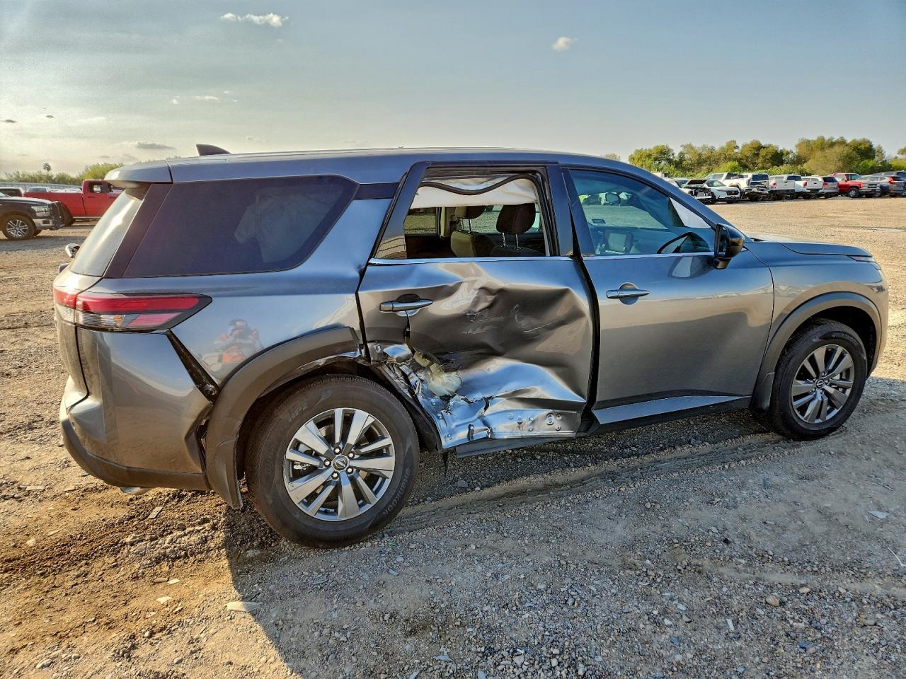 2025 Nissan Pathfinder S - Фото 3