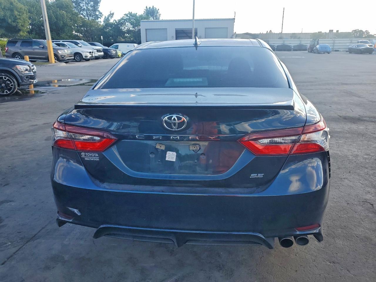 2021 Toyota Camry Se - Фото 6