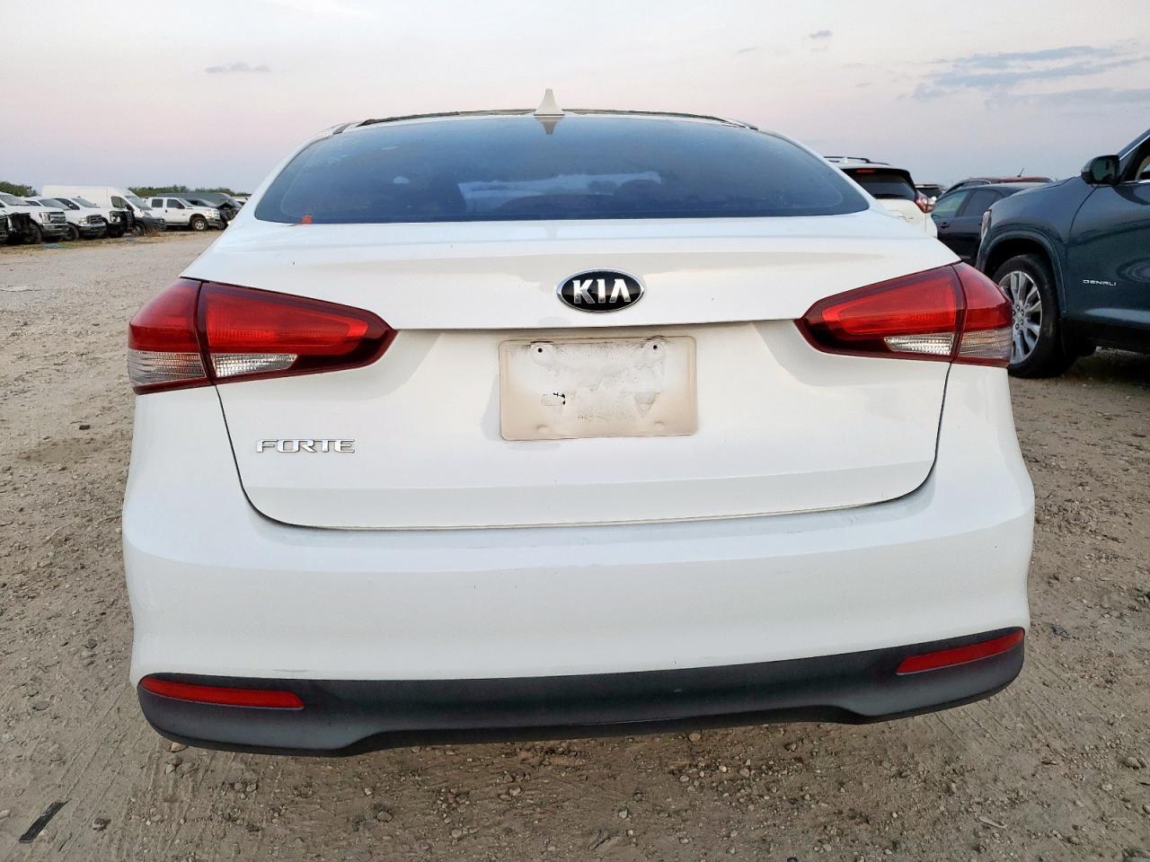 2017 Kia Forte Lx - Image 6
