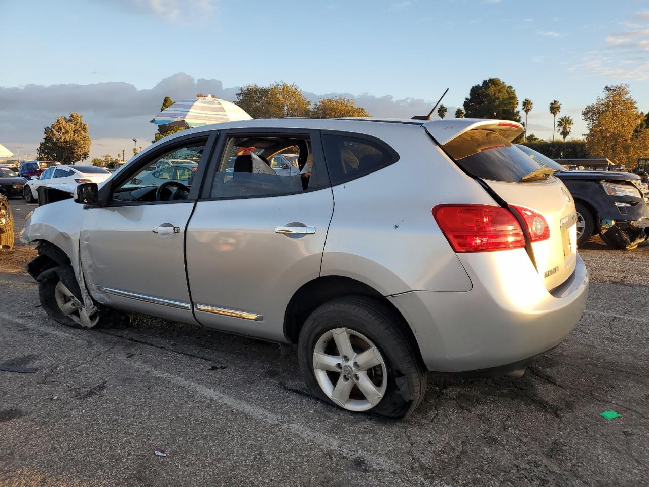 2013 Nissan Rogue S - Фото 2