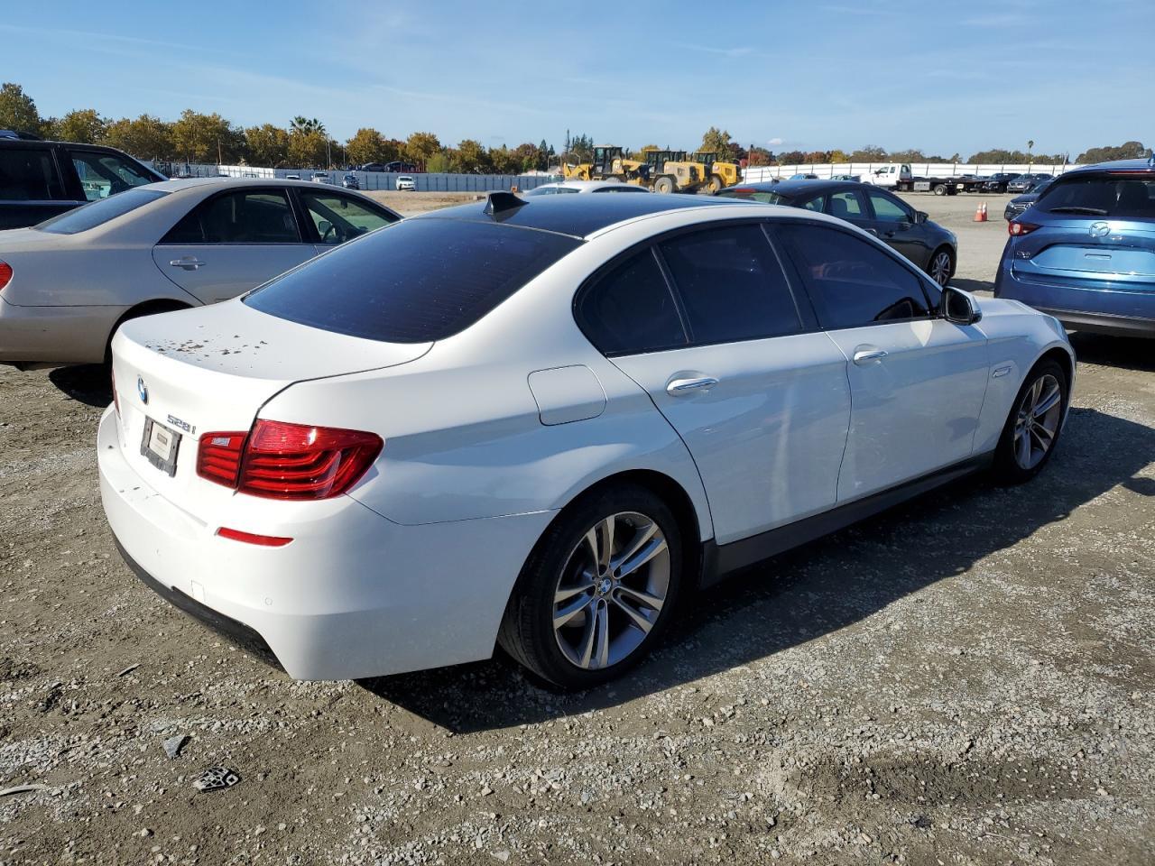 2016 BMW 528 I - Фото 3
