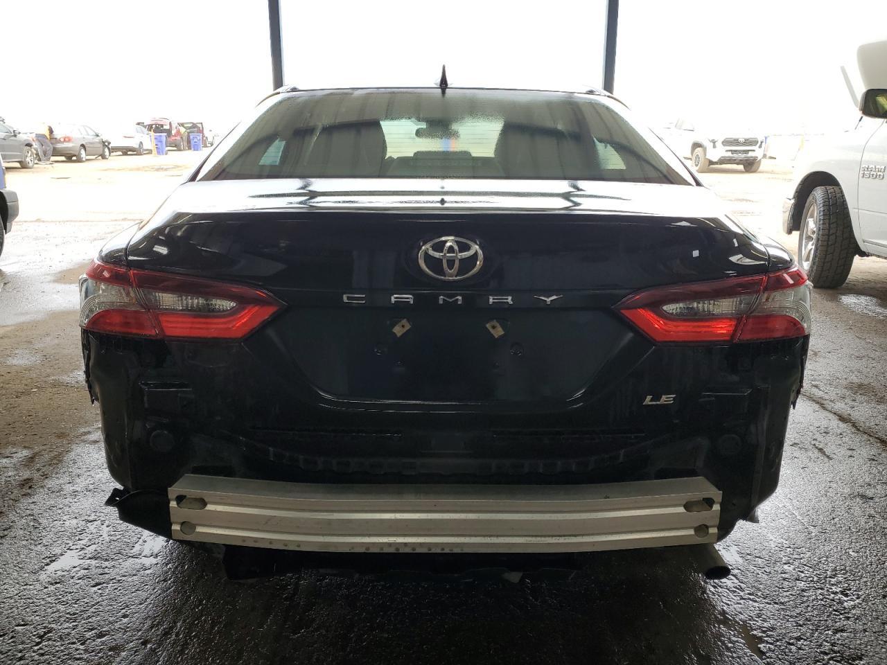 2021 Toyota Camry Le - Фото 6