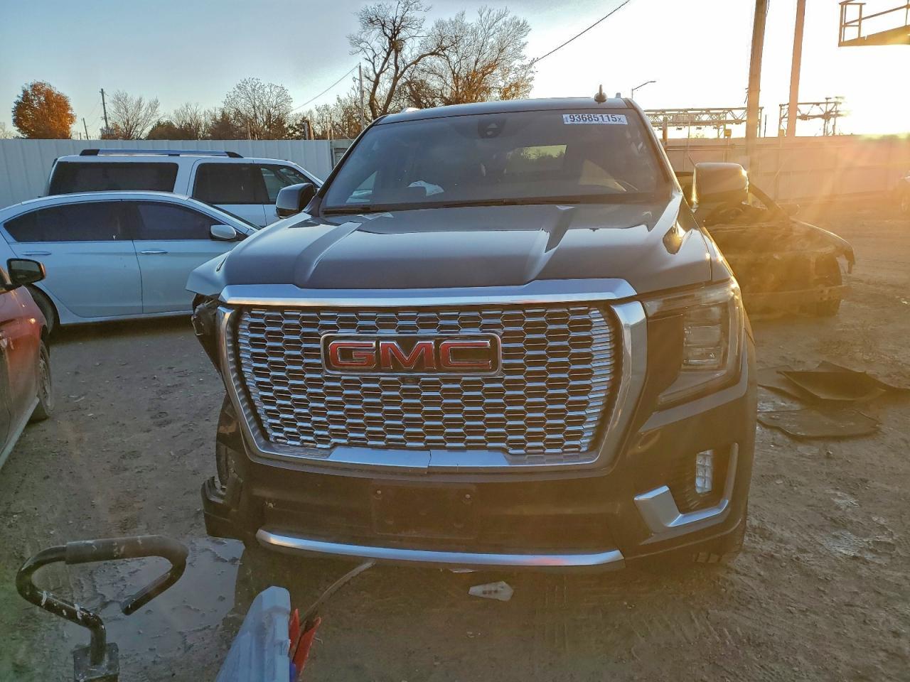 2021 GMC Yukon Denali - Фото 5