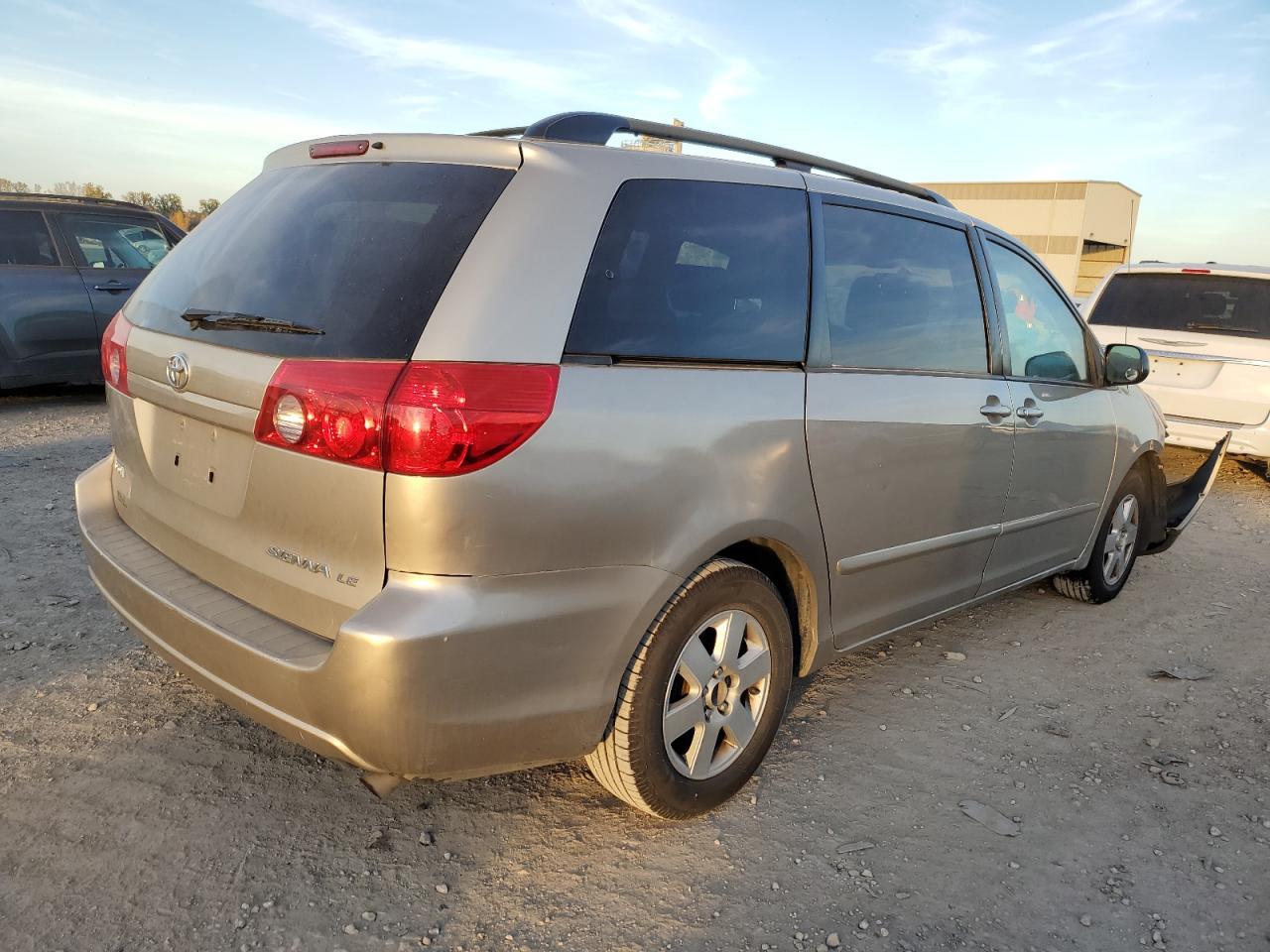 2008 Toyota Sienna Ce - Фото 3