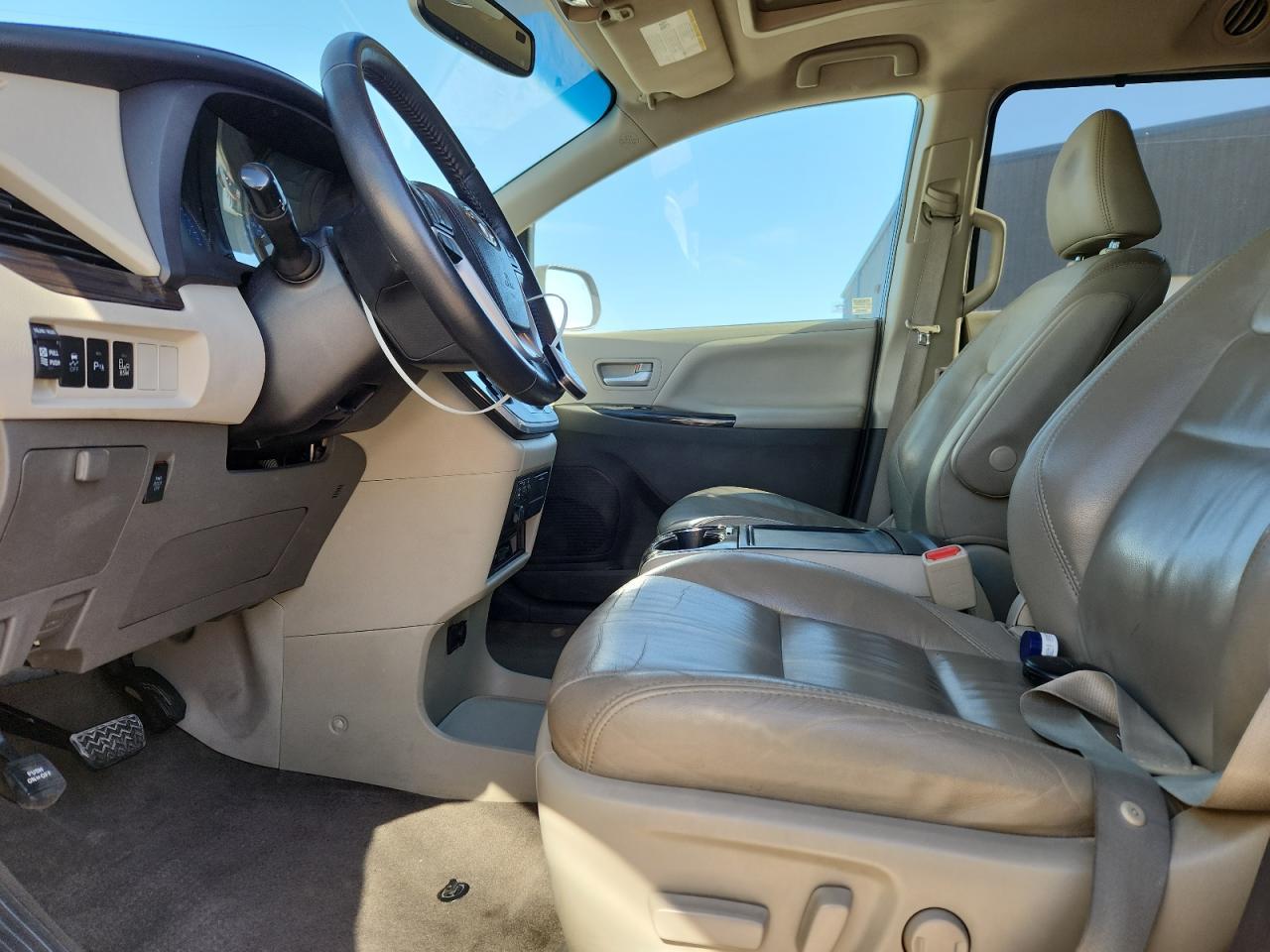 2017 Toyota Sienna Xle Premium 8-Passenger - Фото 7