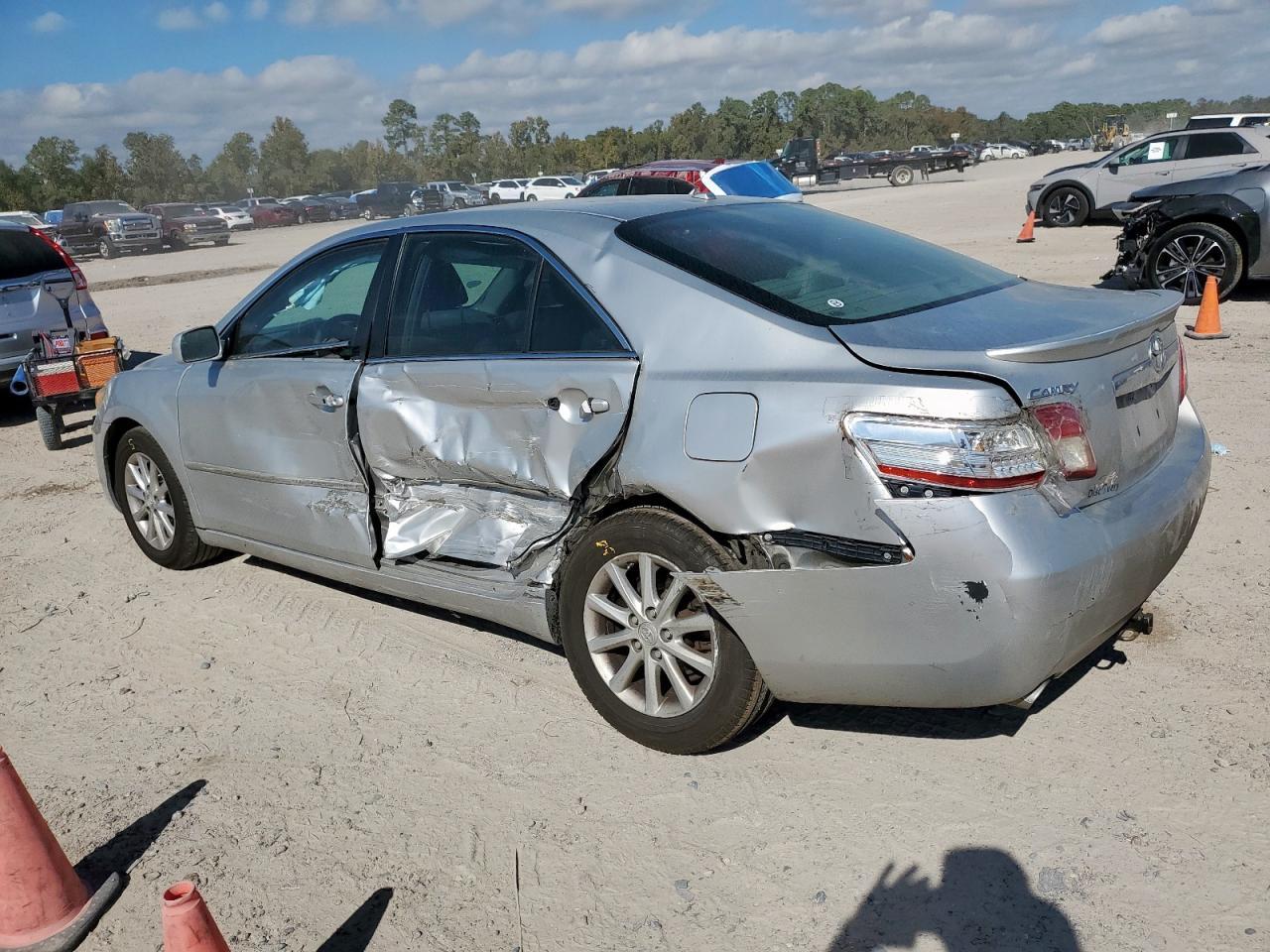 2010 Toyota Camry Se - Фото 2