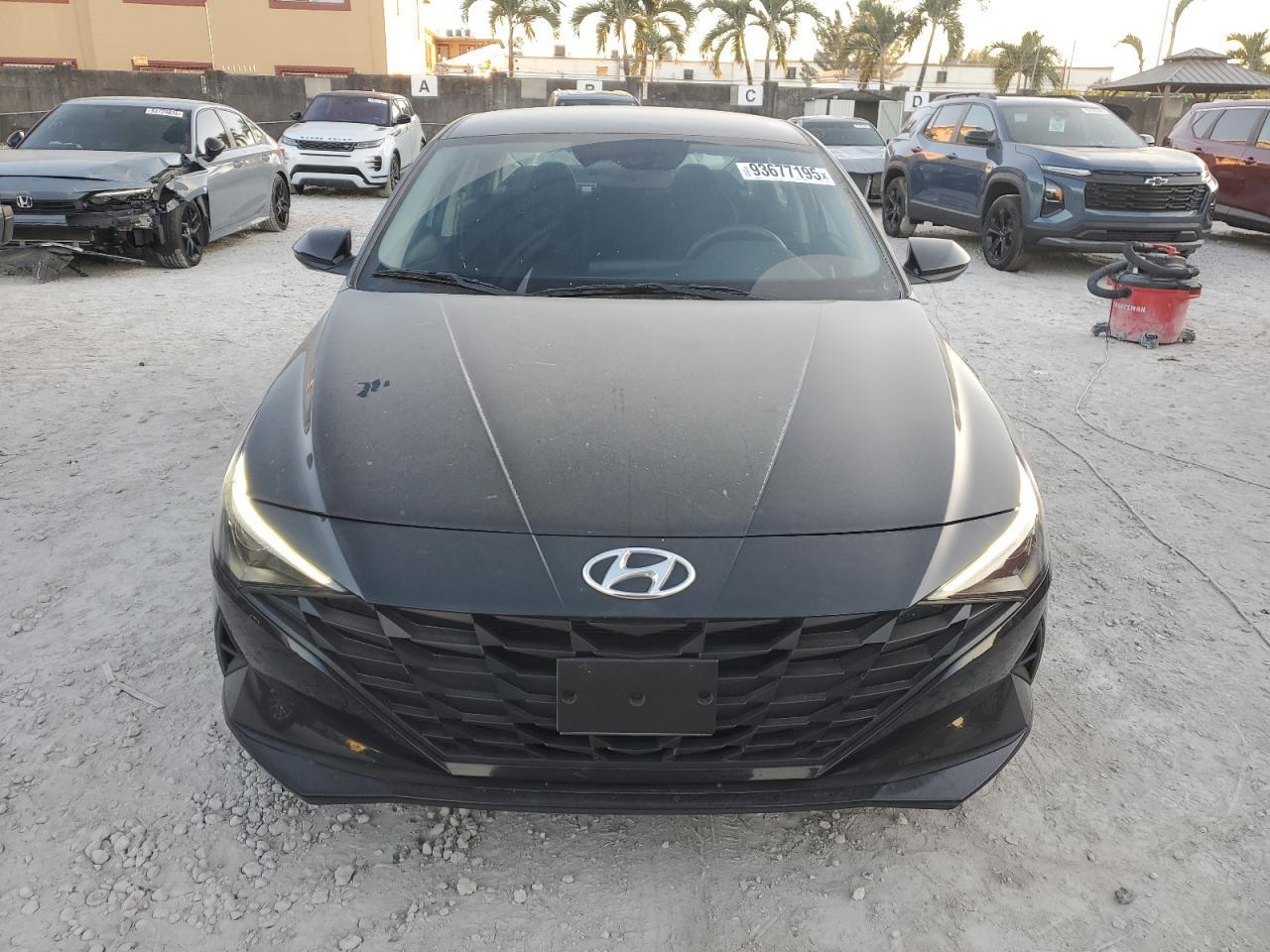 2022 Hyundai Elantra Sel - Image 5