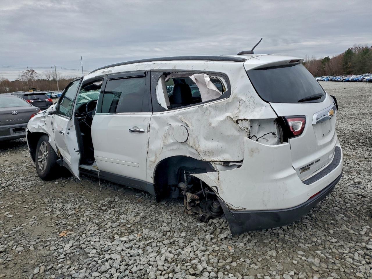 2017 Chevrolet Traverse Lt - Фото 2