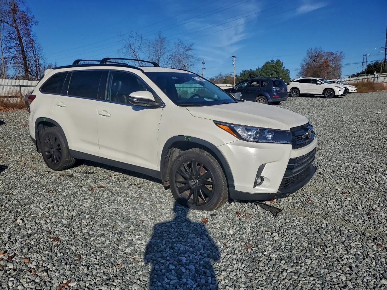 2019 Toyota Highlander Se - Фото 4