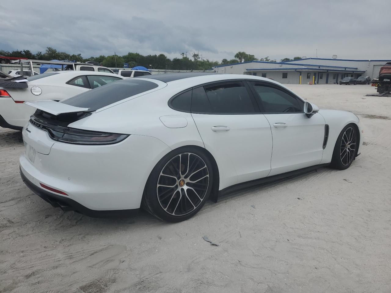 2023 Porsche Panamera Base - Image 3