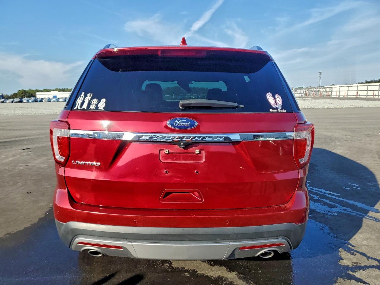 2017 Ford Explorer Limited - Image 6