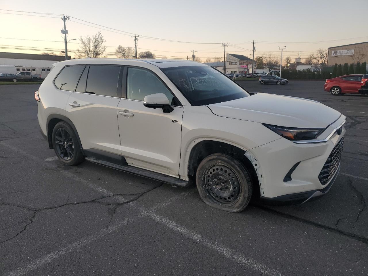 2024 Toyota Grand Highlander Xle - Image 4