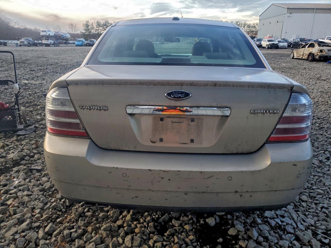 2009 Ford Taurus Limited - Image 6