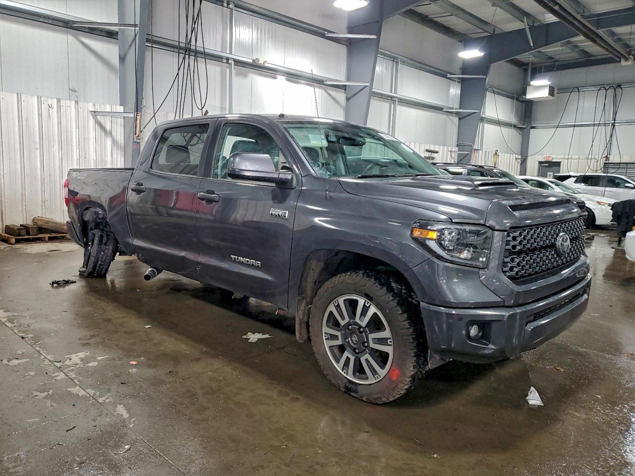 2019 Toyota Tundra Crewmax Sr5 - Image 4