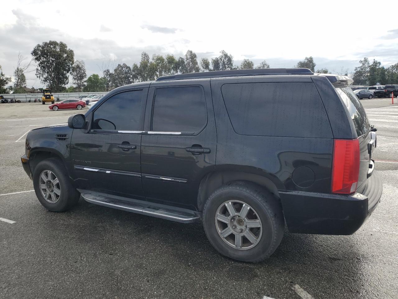 2009 Cadillac Escalade Sport - Image 2