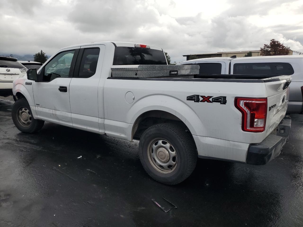 2015 Ford F150 Super Cab - Image 2