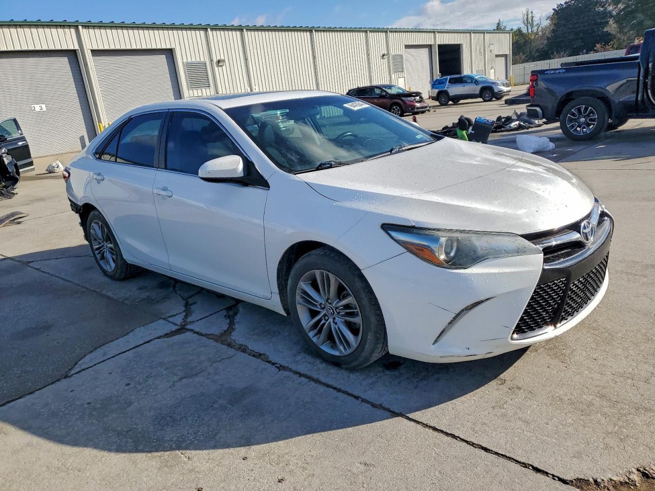 2016 Toyota Camry Le - Image 4