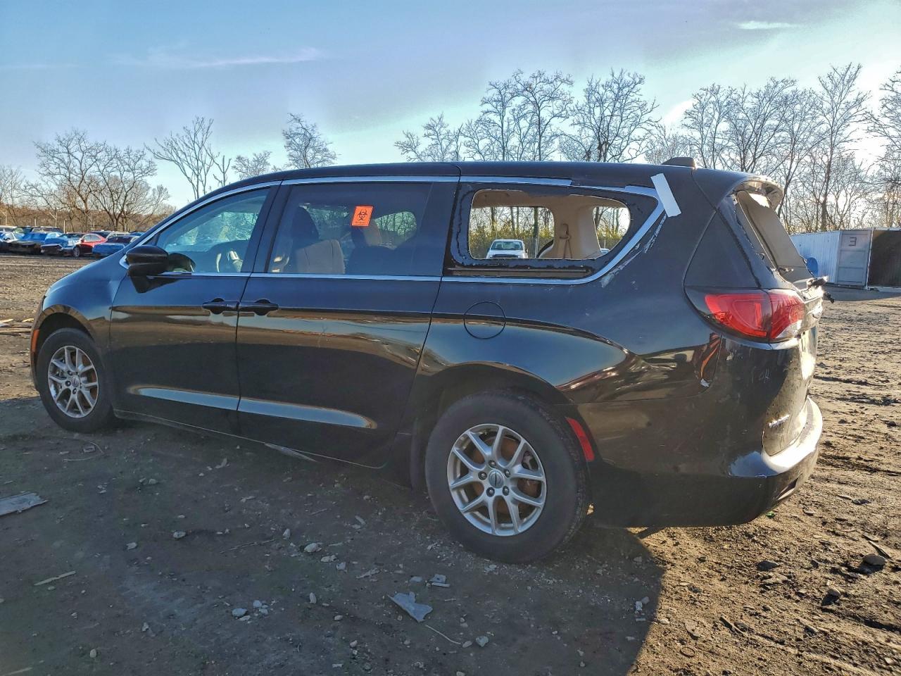 2024 Chrysler Voyager Lx - Фото 2