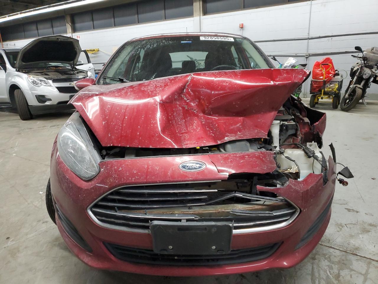 2015 Ford Fiesta Se - Фото 5