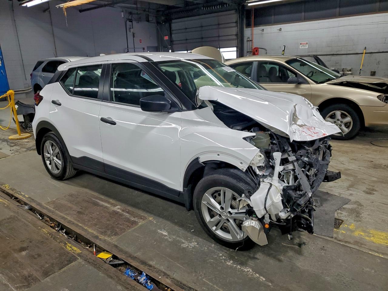 2023 Nissan Kicks S - Image 4