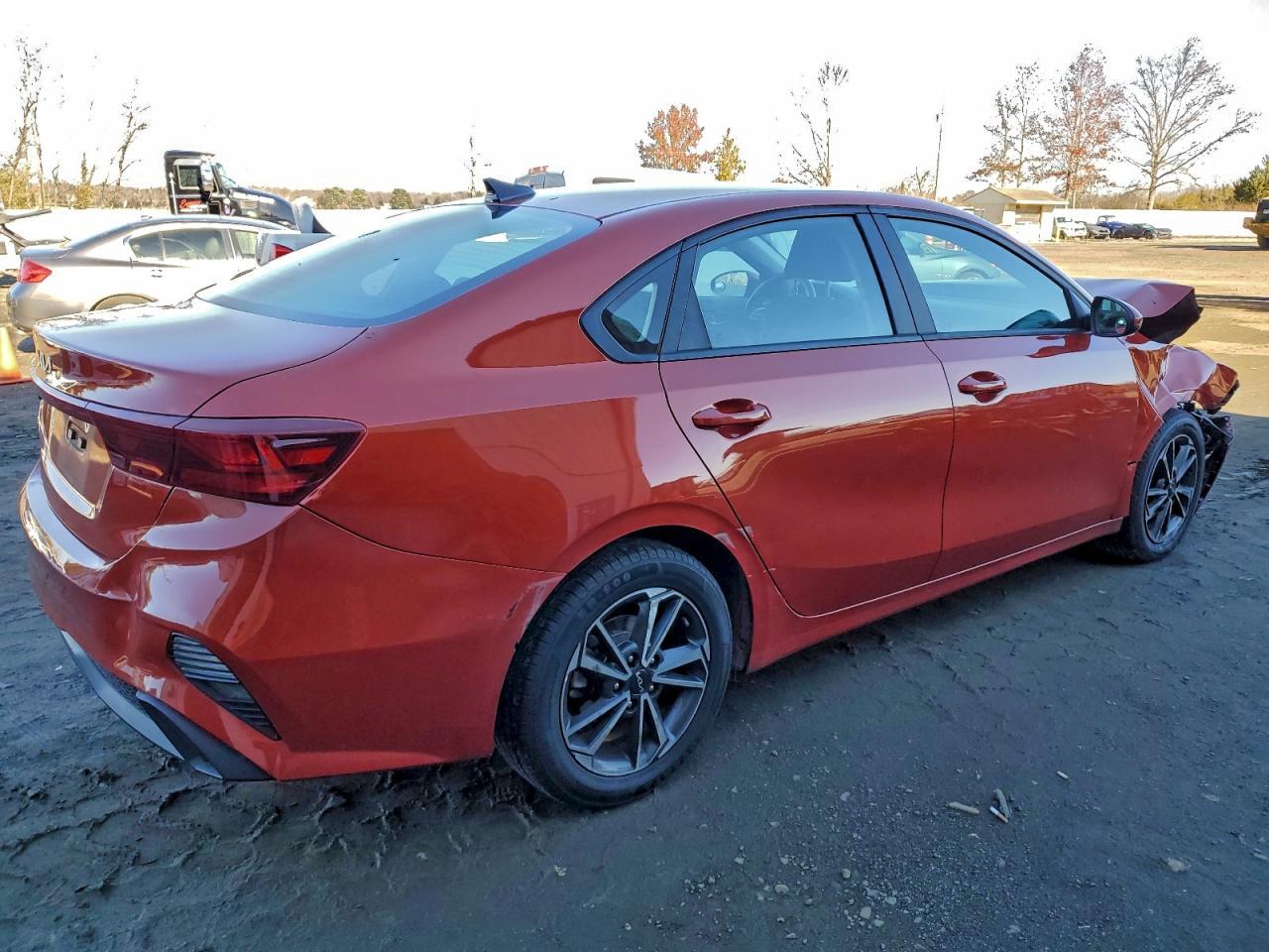 2022 Kia Forte Fe - Фото 3