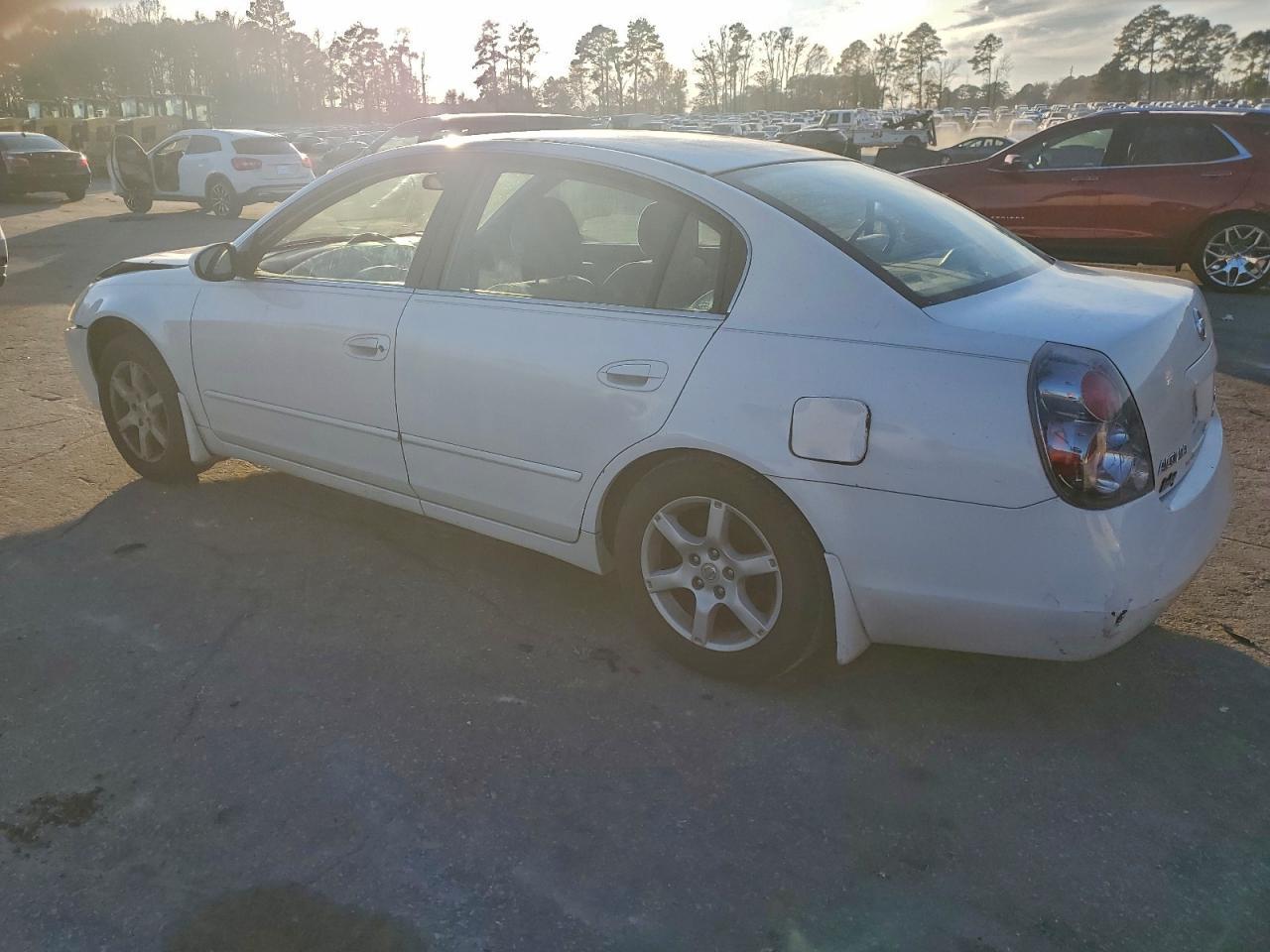 2006 Nissan Altima S - Image 2