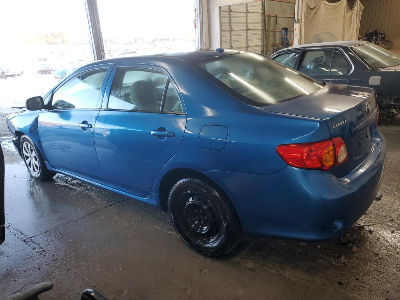 2010 Toyota Corolla Base - Фото 2