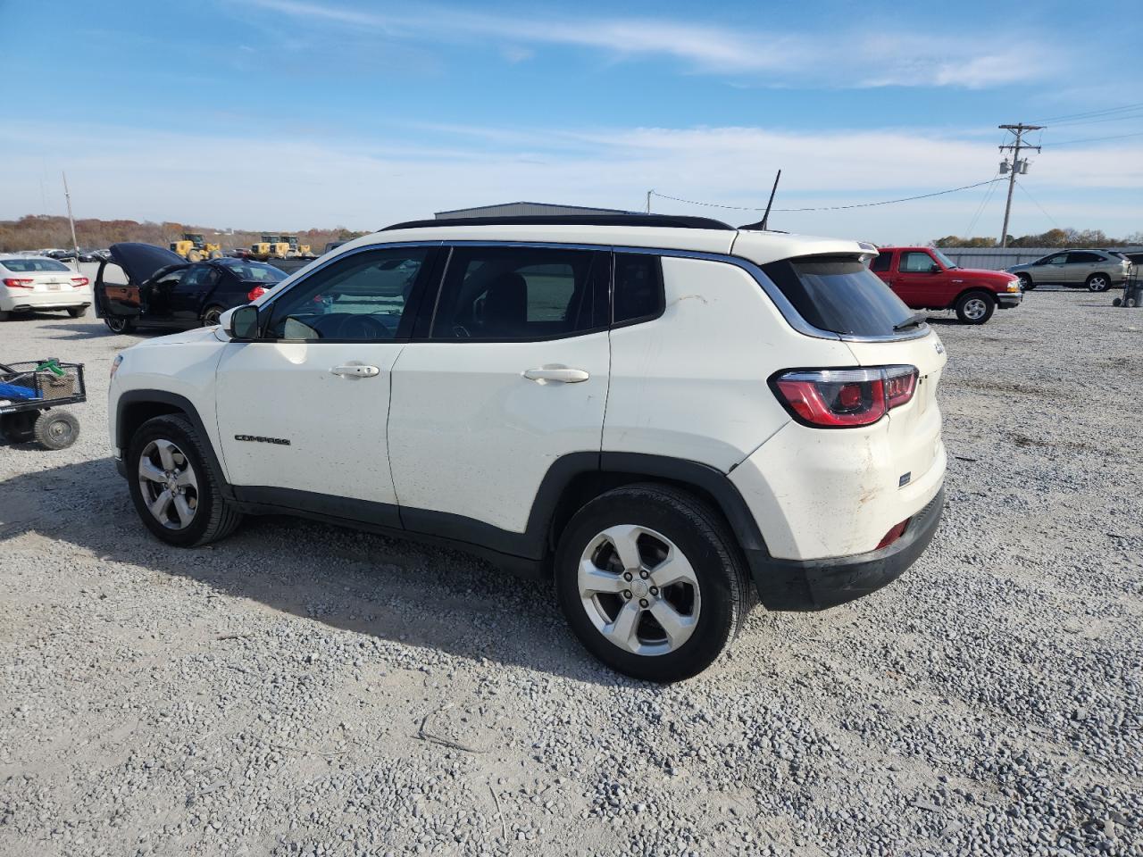 2017 Jeep Compass Latitude - Фото 2