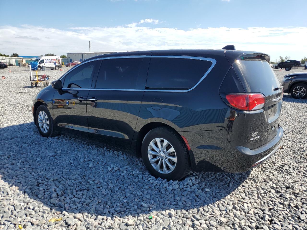 2018 Chrysler Pacifica Touring Plus - Image 2