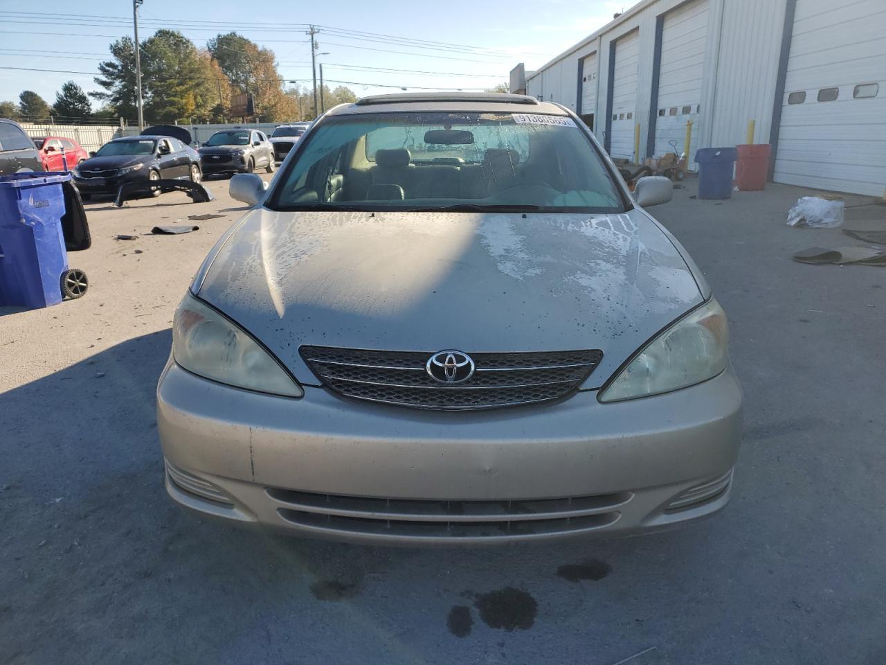 2002 Toyota Camry Le - Фото 5