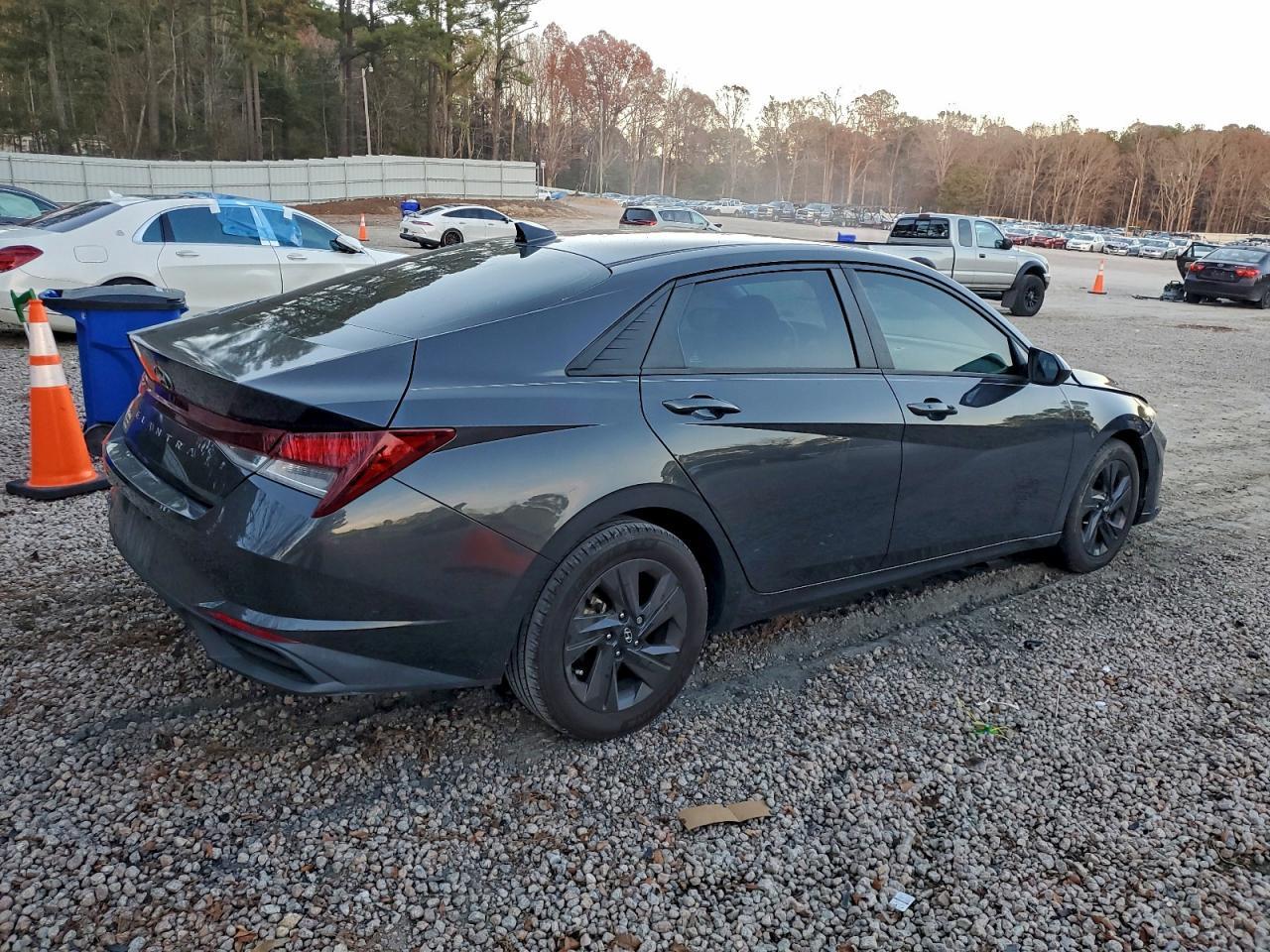 2022 Hyundai Elantra Sel - Фото 3